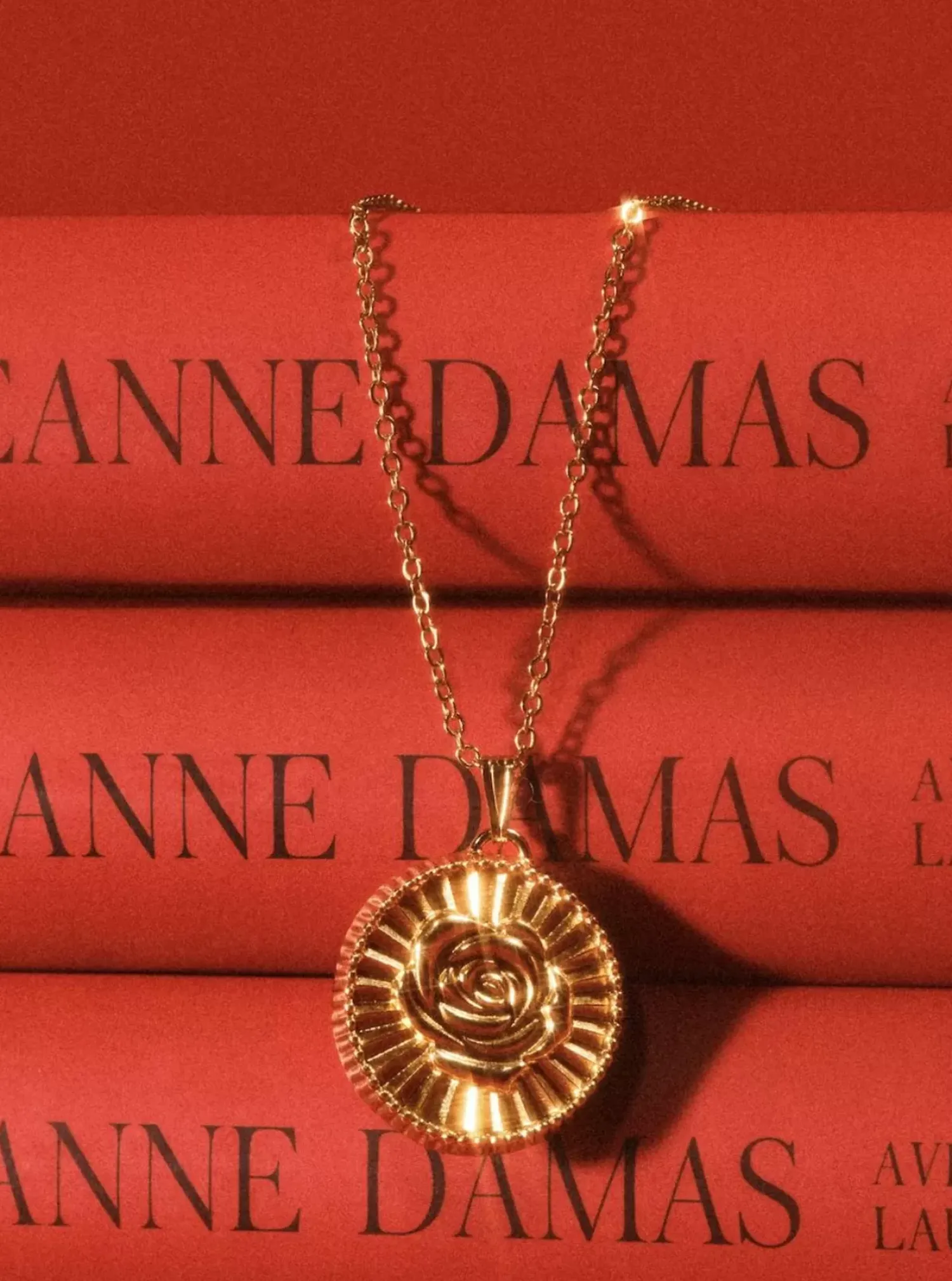 Rouje Mama Medallion