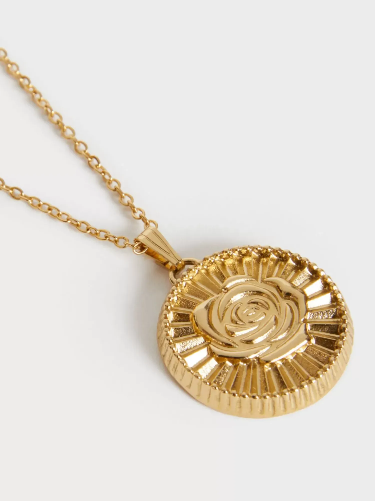 Rouje Mama Medallion